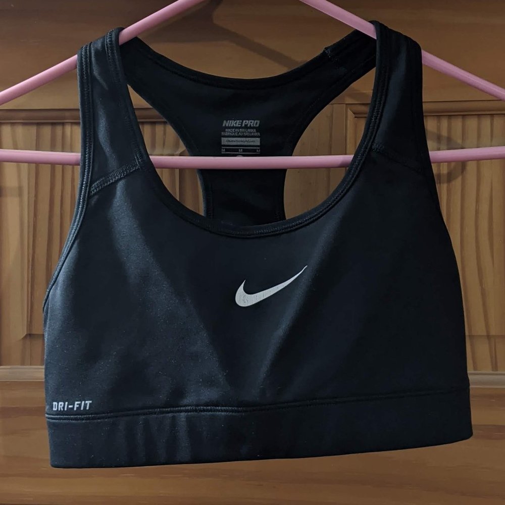 NIKE Dri-Fit Sports Bra - Black - Medium